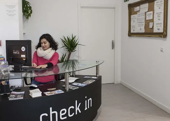 بيت شباب شباب داون تاون ريفر