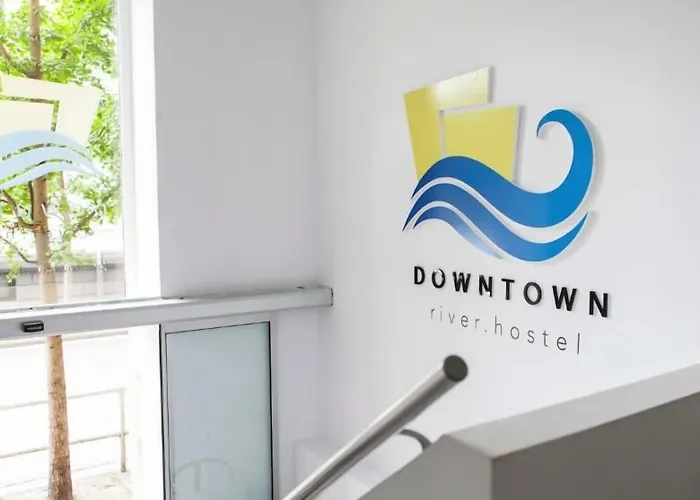 بيت شباب شباب داون تاون ريفر سان سيباستيان