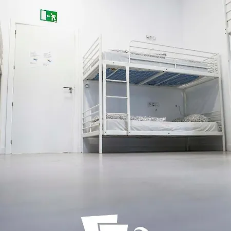 Downtown River Hostel *