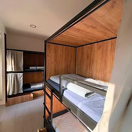 Downtown River Hostel *