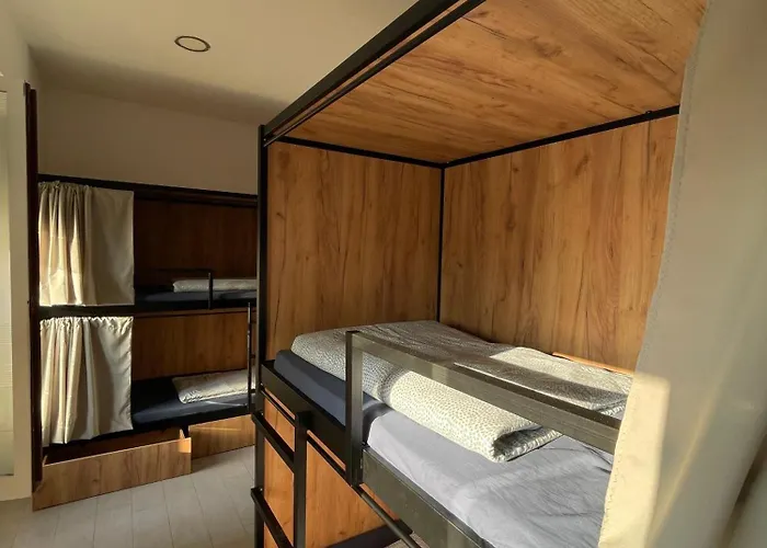 Downtown River Hostel *