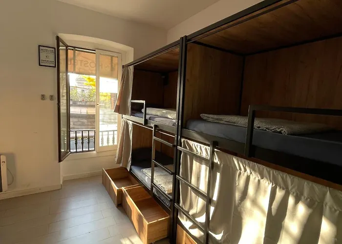 Downtown River Hostel *